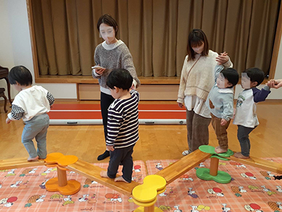 子育て教室〈チャイルドスクール〉の様子