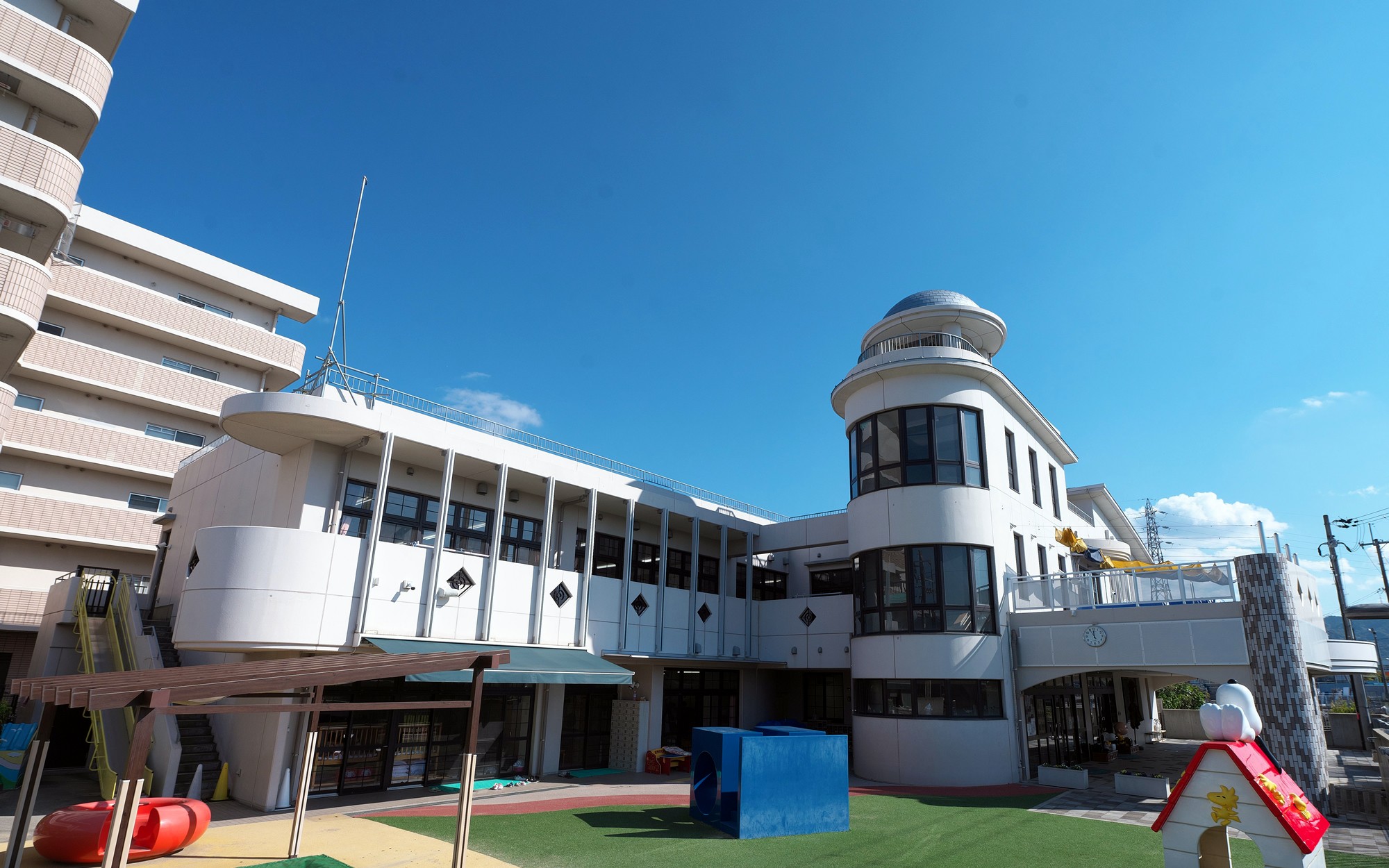 ひかりのみねこども園の園舎外観